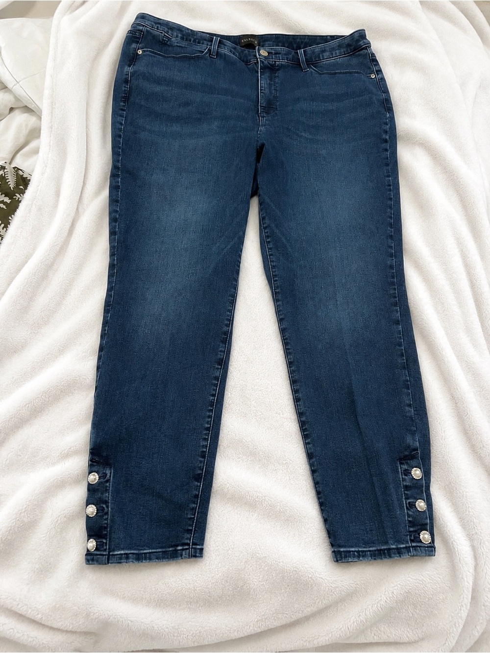 Talbots Dark Wash Jeans with Pearl Button Ankle Detail - size 16W jegging - Picture 2 of 4
